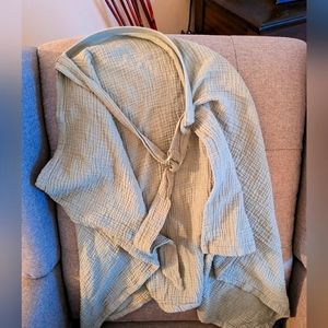 Muslin nursing or pumping cover